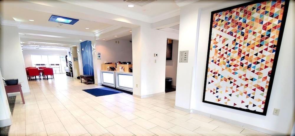 Holiday Inn Express & Suites Clear Spring By Ihg Экстерьер фото